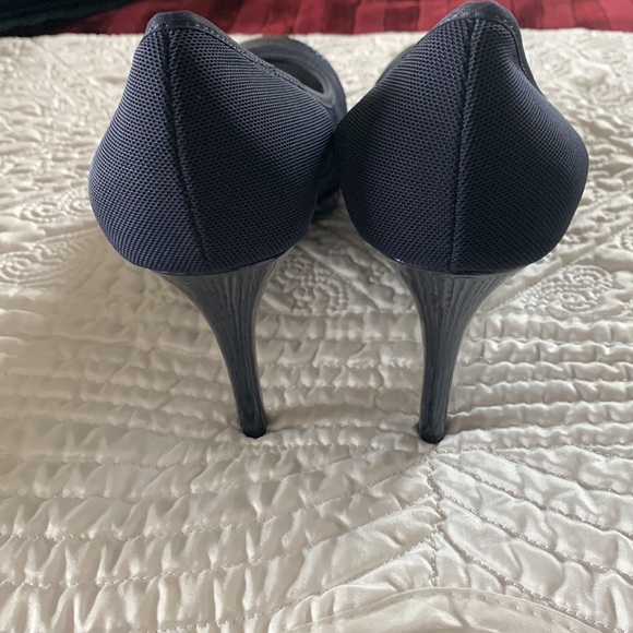 Worn only once. In amazing condition. - Picture 5 of 6